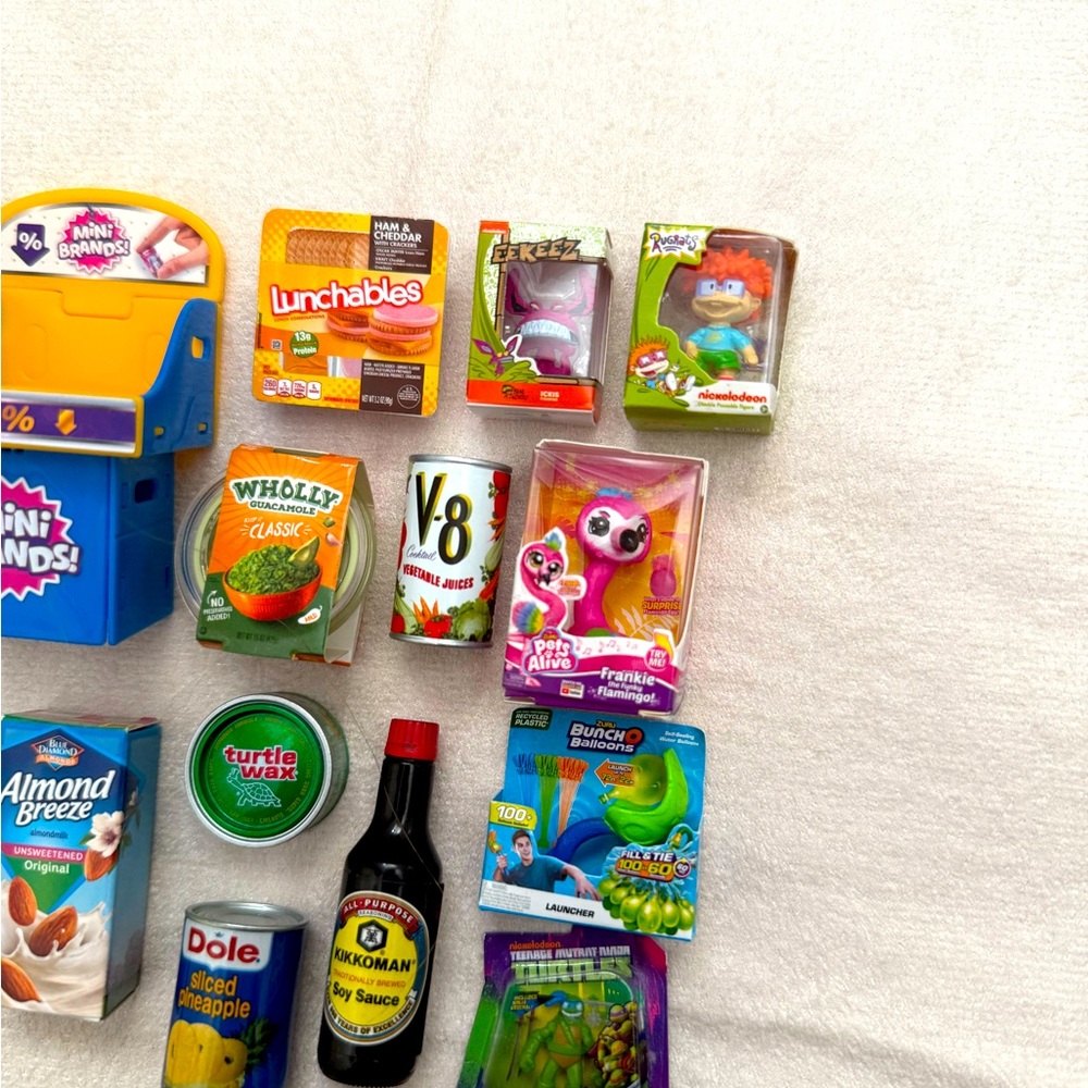 Mini Brands Set - Picture 2 of 3